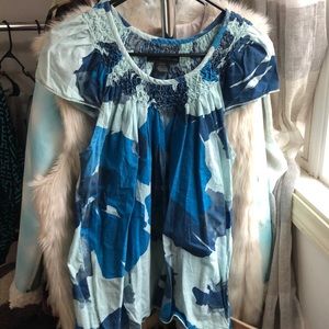 ⭐Woman’s Calvin Klein shirt- size XL